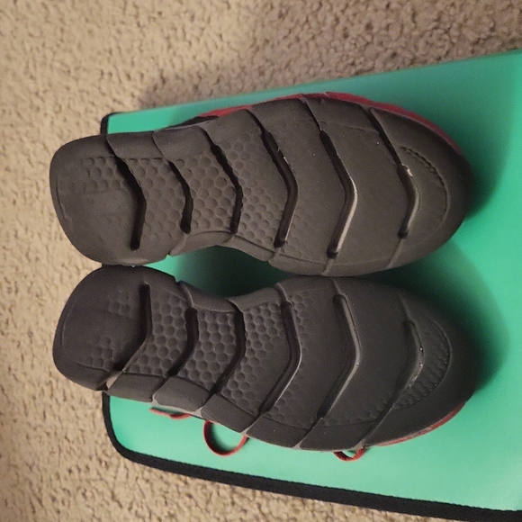 LAST CHANCE!!! Skechers Boys size 6, red & black Skechflex 3.0. Used. - Picture 2 of 5